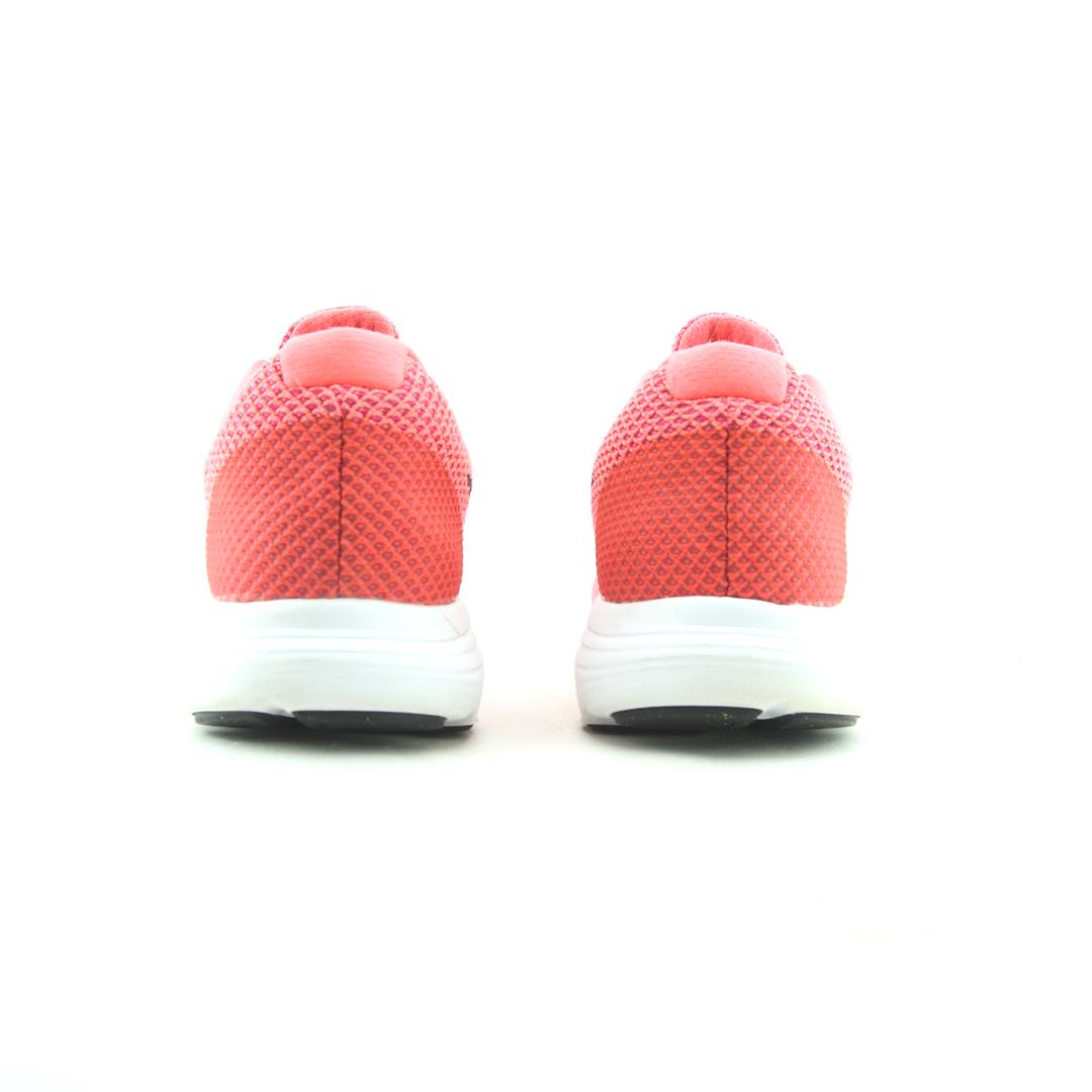 Nike Revolution 3