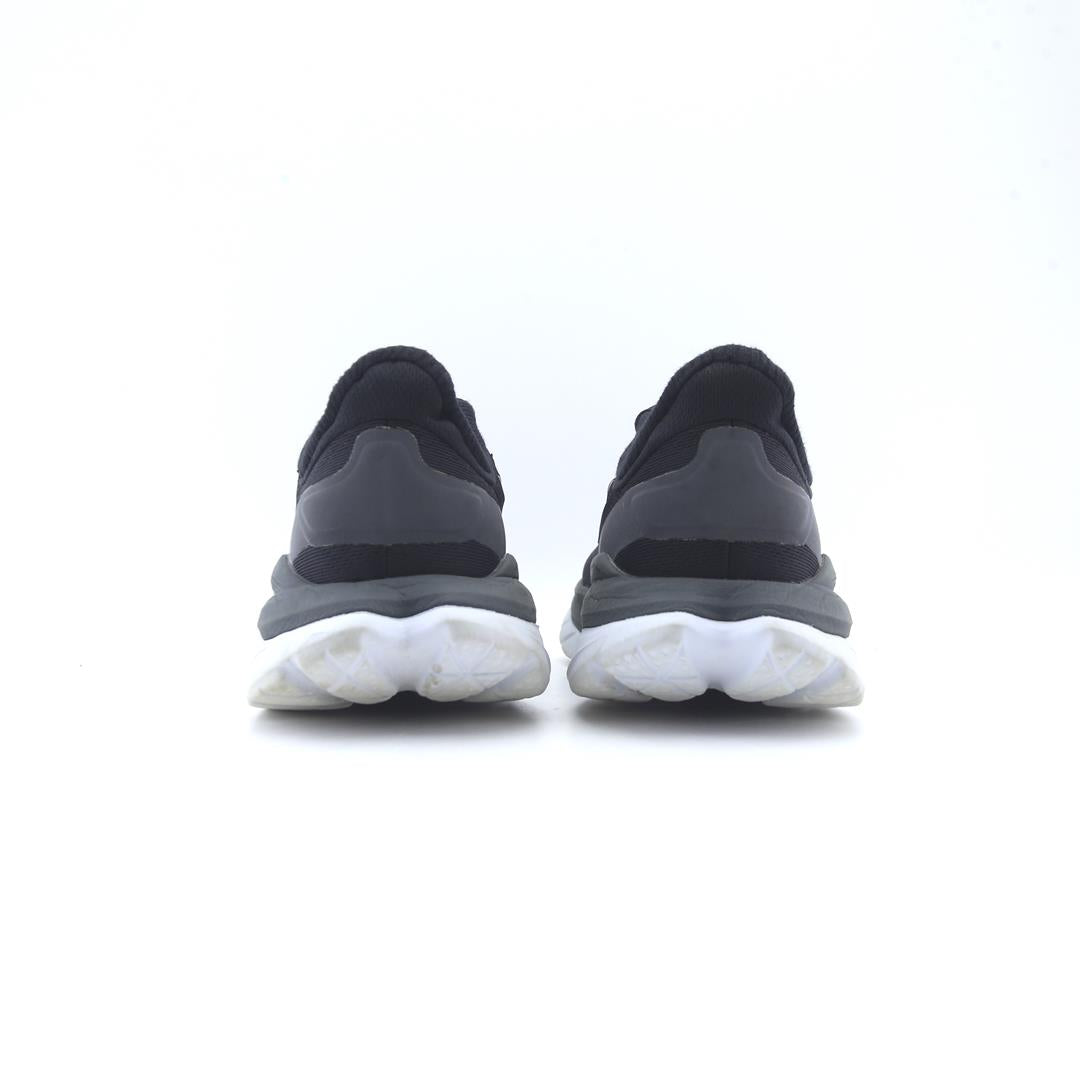 Hoka One One Mach 4