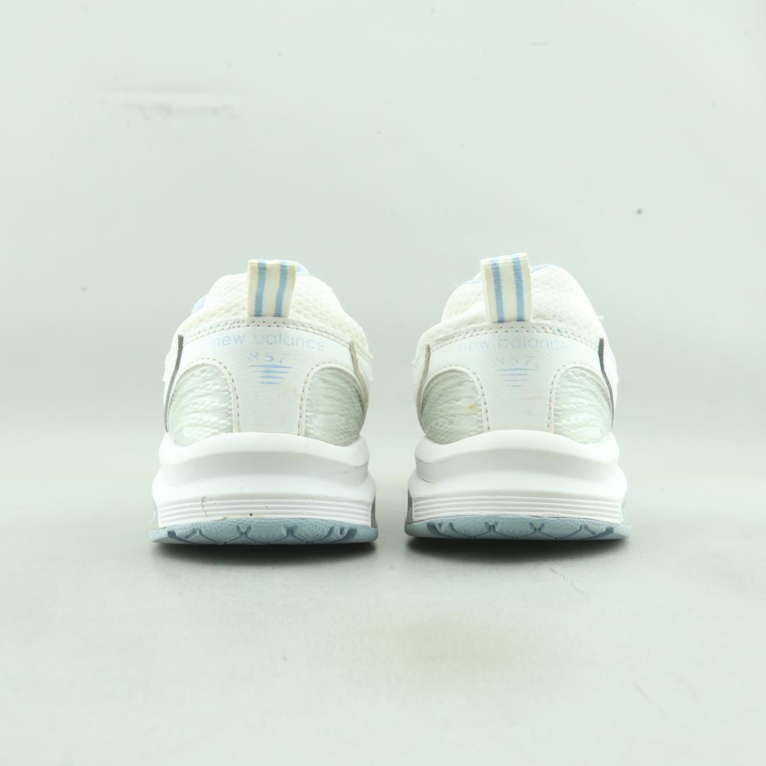 New Balance 857