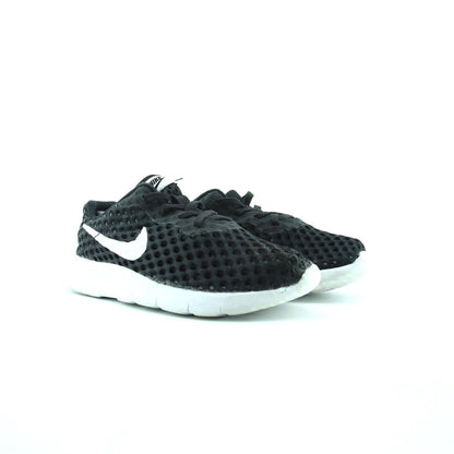 Nike Tanjun