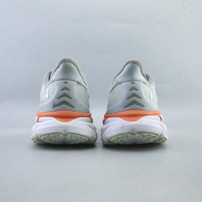 Hoka One One Clifton 8