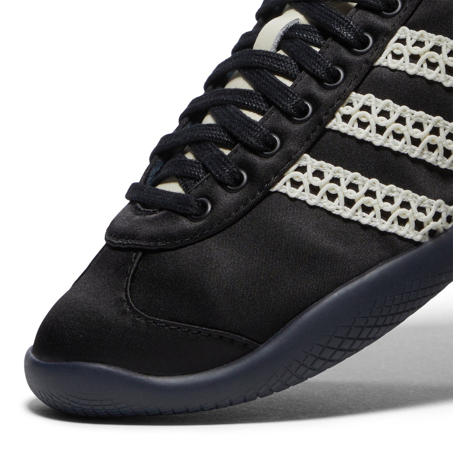Adidas Wb Karintha Lo Satin (Cblack/Dbrown/Crewht)
