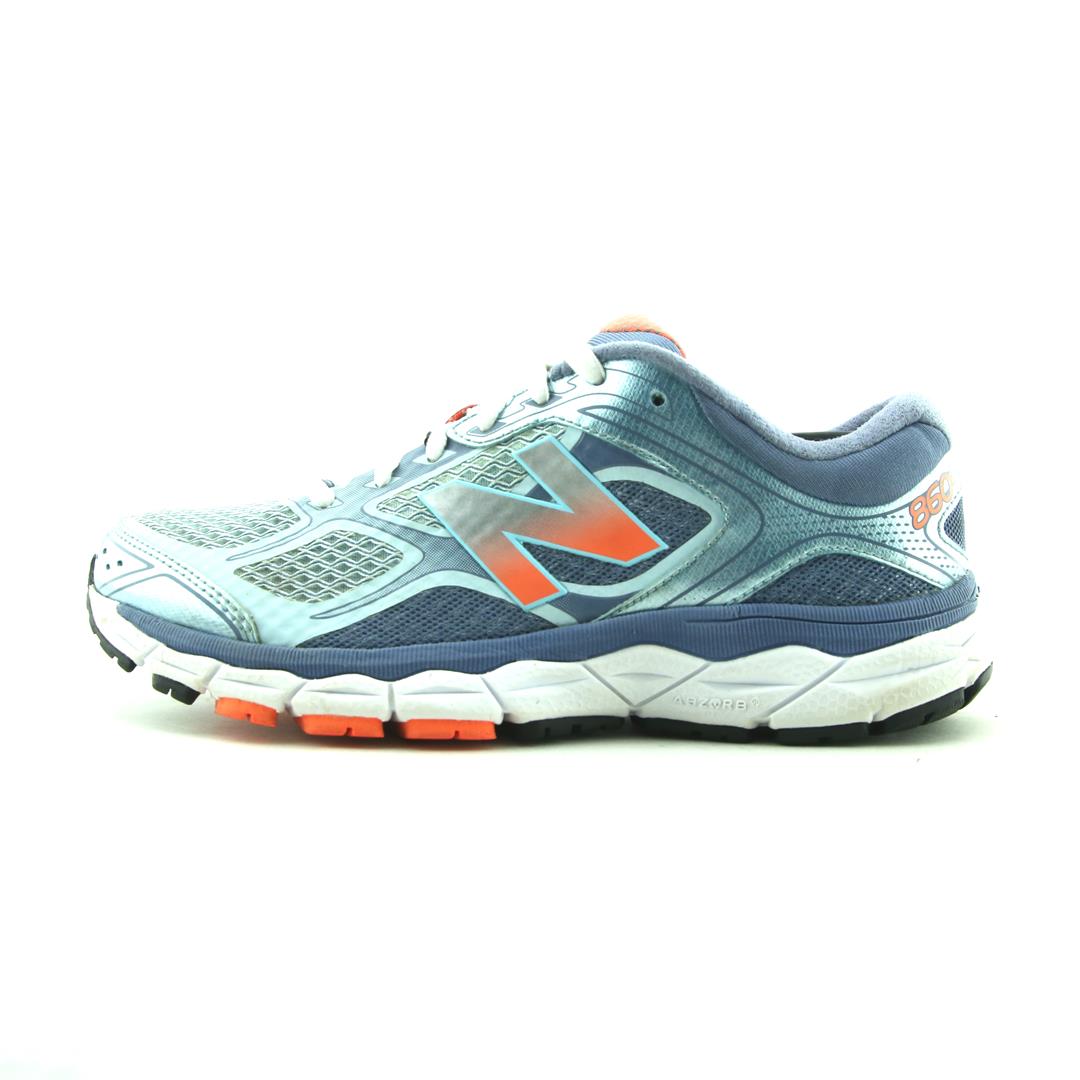 New Balance 860V6