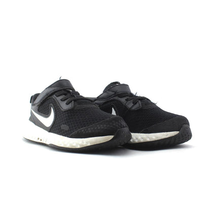 Nike Revolution 5