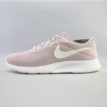 Nike Tanjun