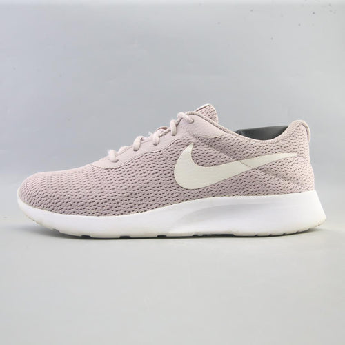 Nike Tanjun
