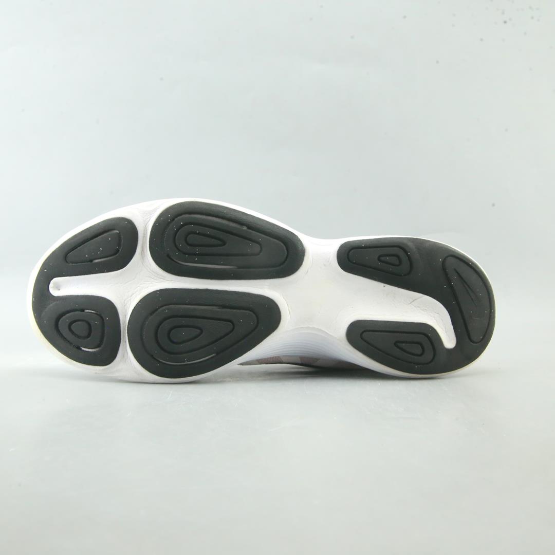 Nike Revolution 4