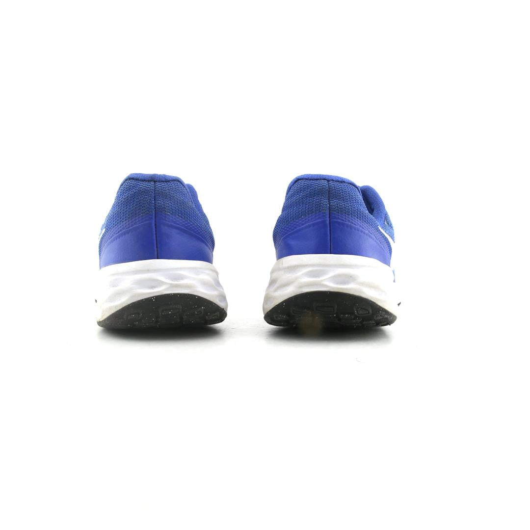 Nike Revolution 6