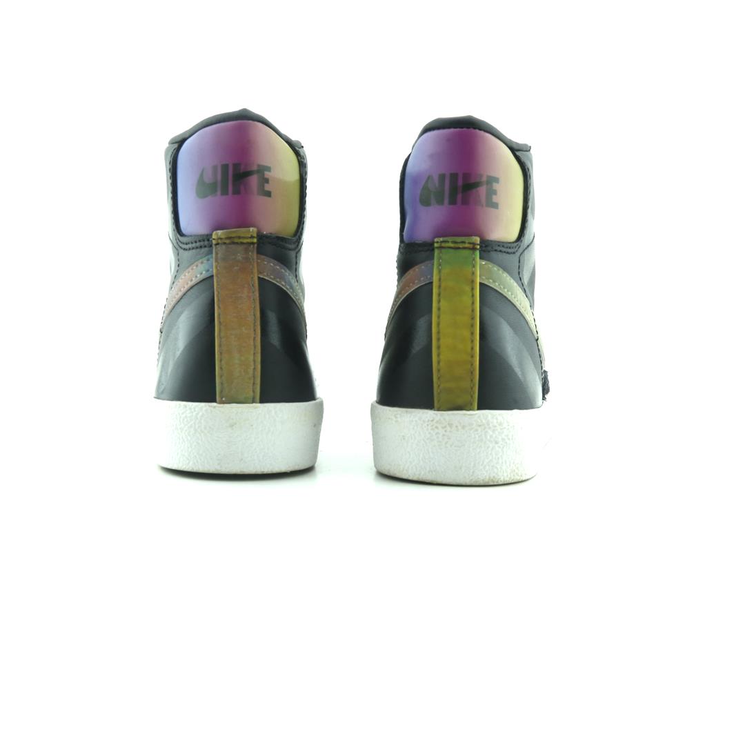 Nike Blazer Mid 77