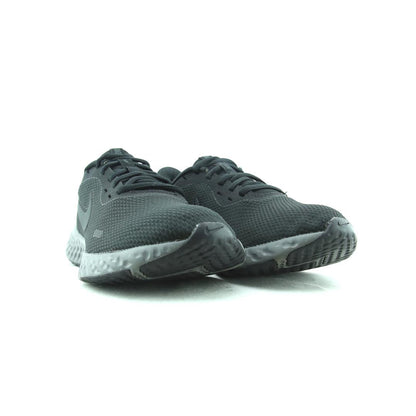 Nike Revolution 5