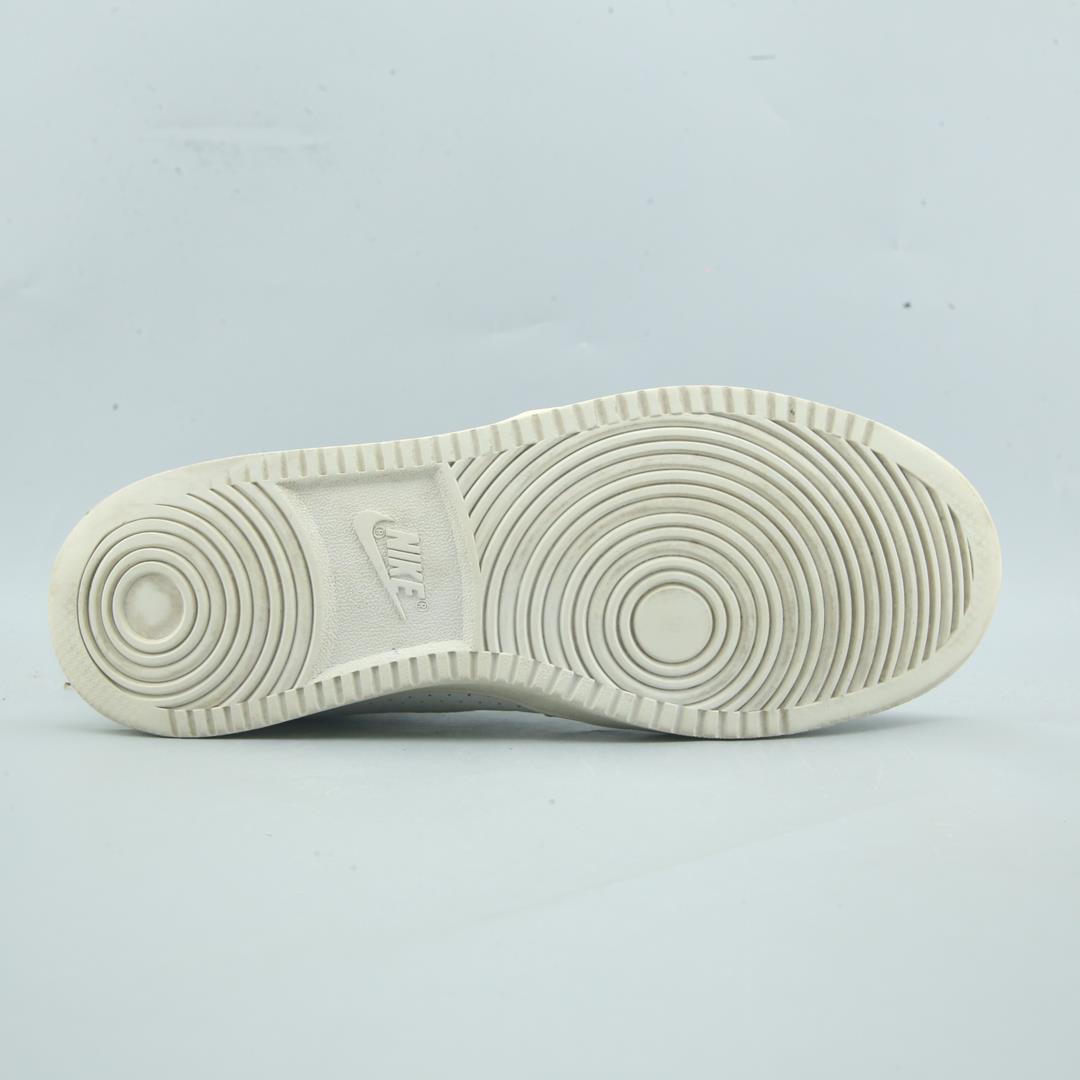 Nike Court Borough Mid