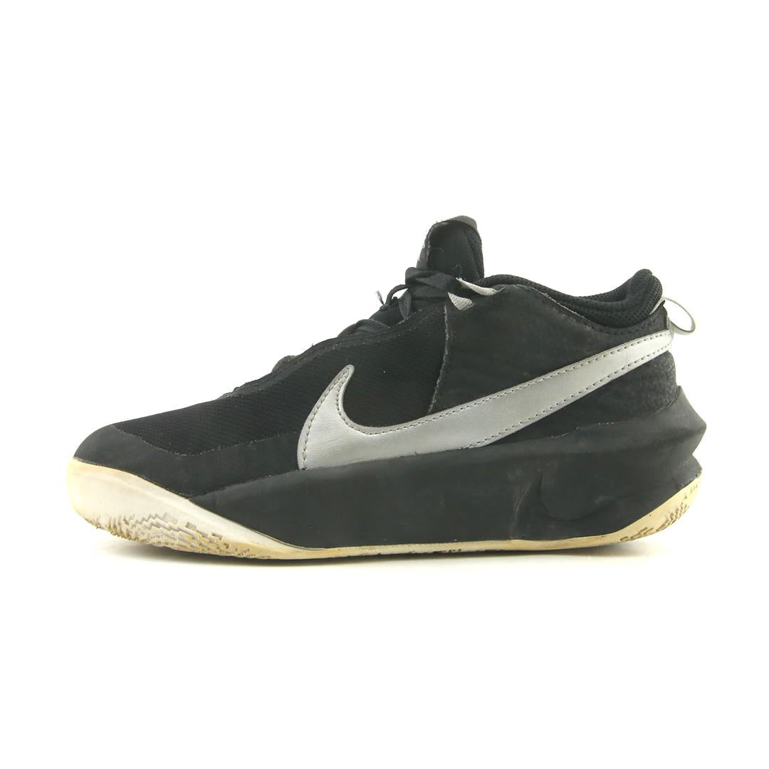 Nike Hustle D 10