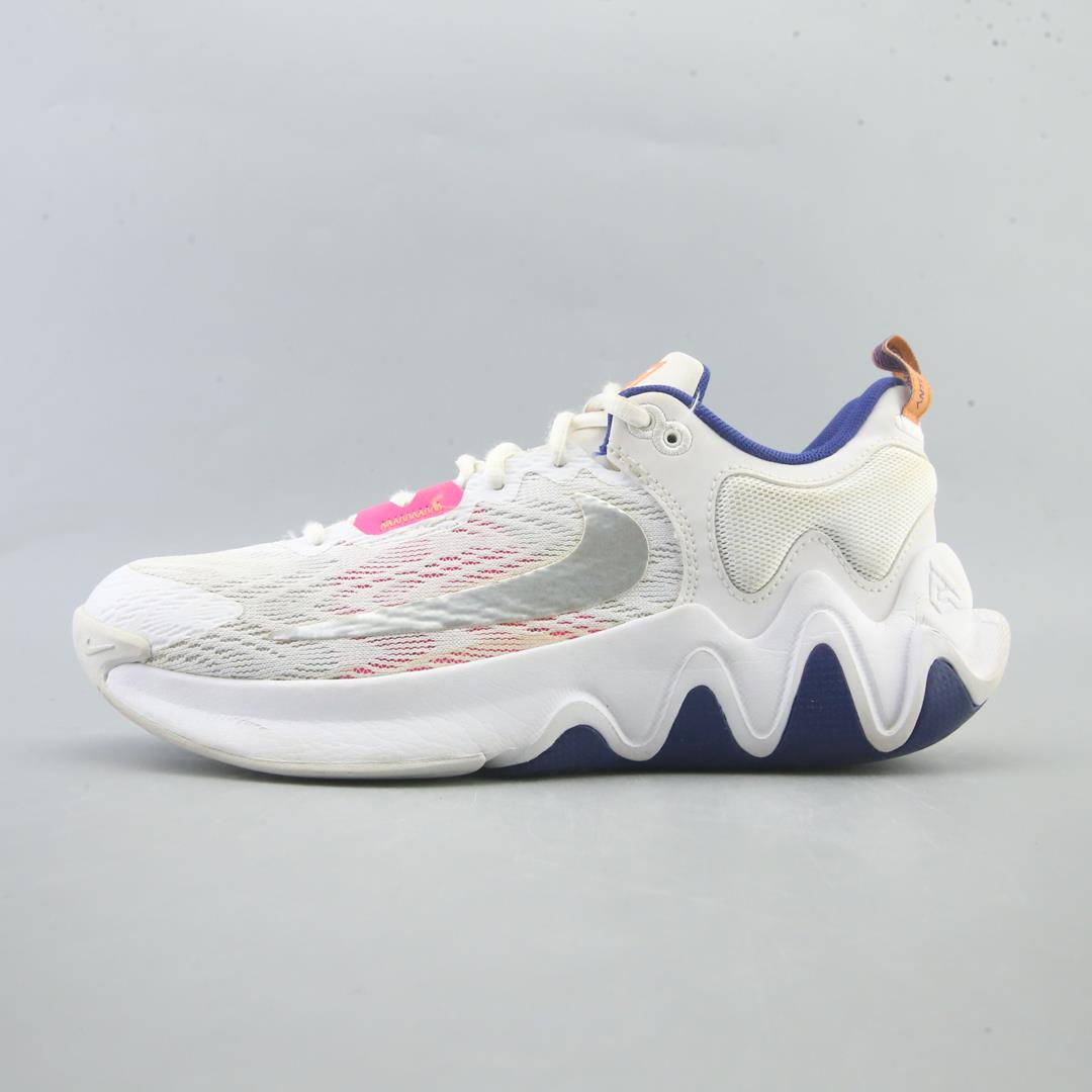 Nike Giannis Immortality 2