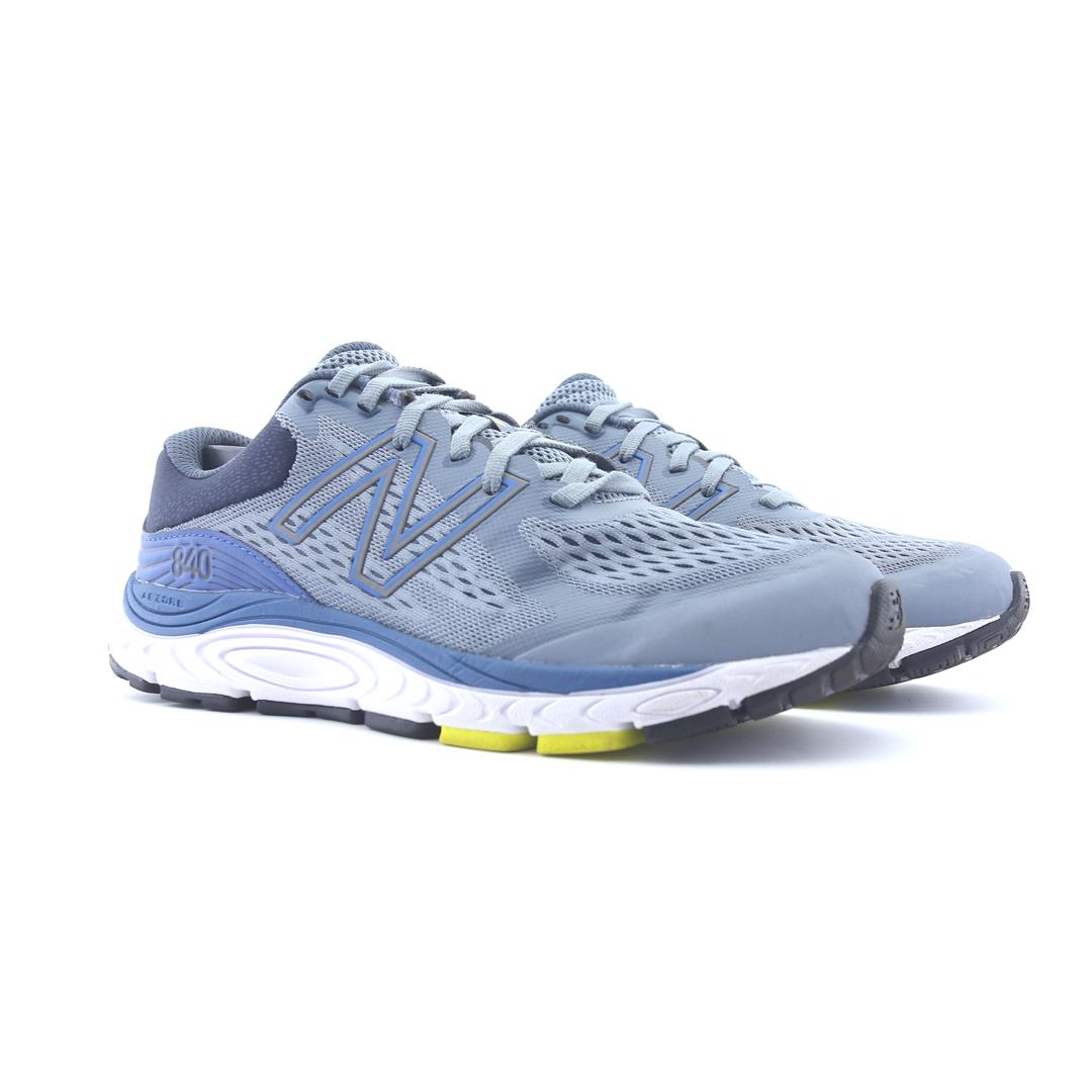 New Balance 840V4