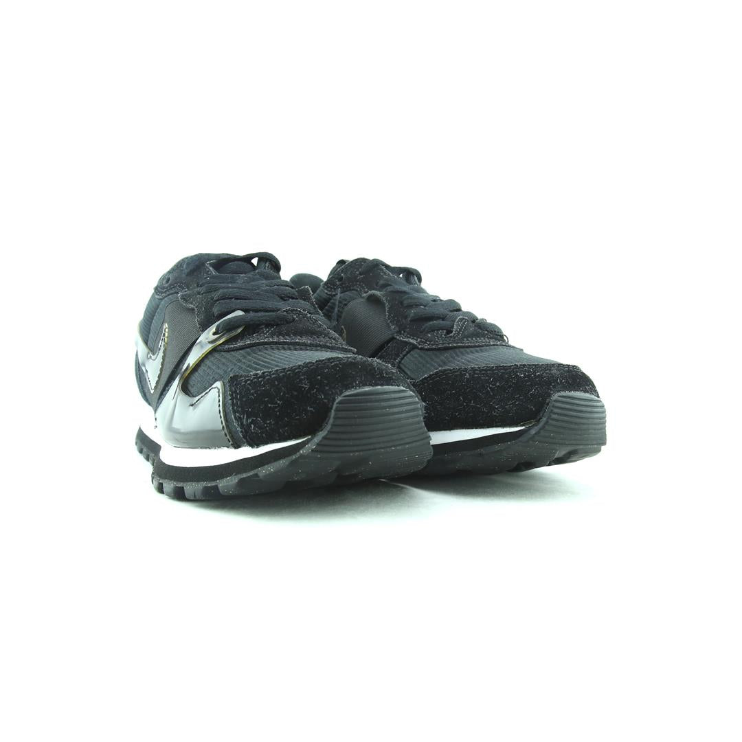 Nike V-Love O.X.