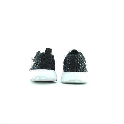 Nike Tanjun