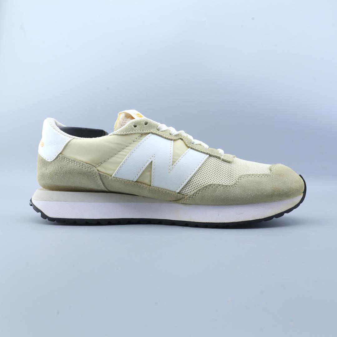 New Balance 237