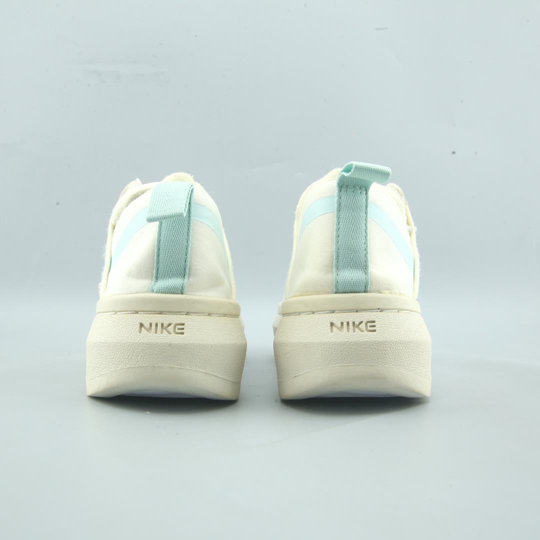 Nike Court Vision Alta