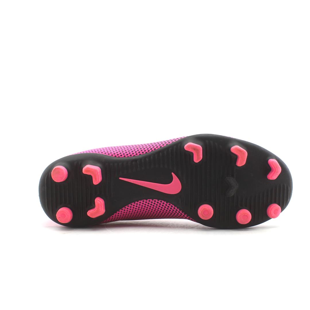 Nike .