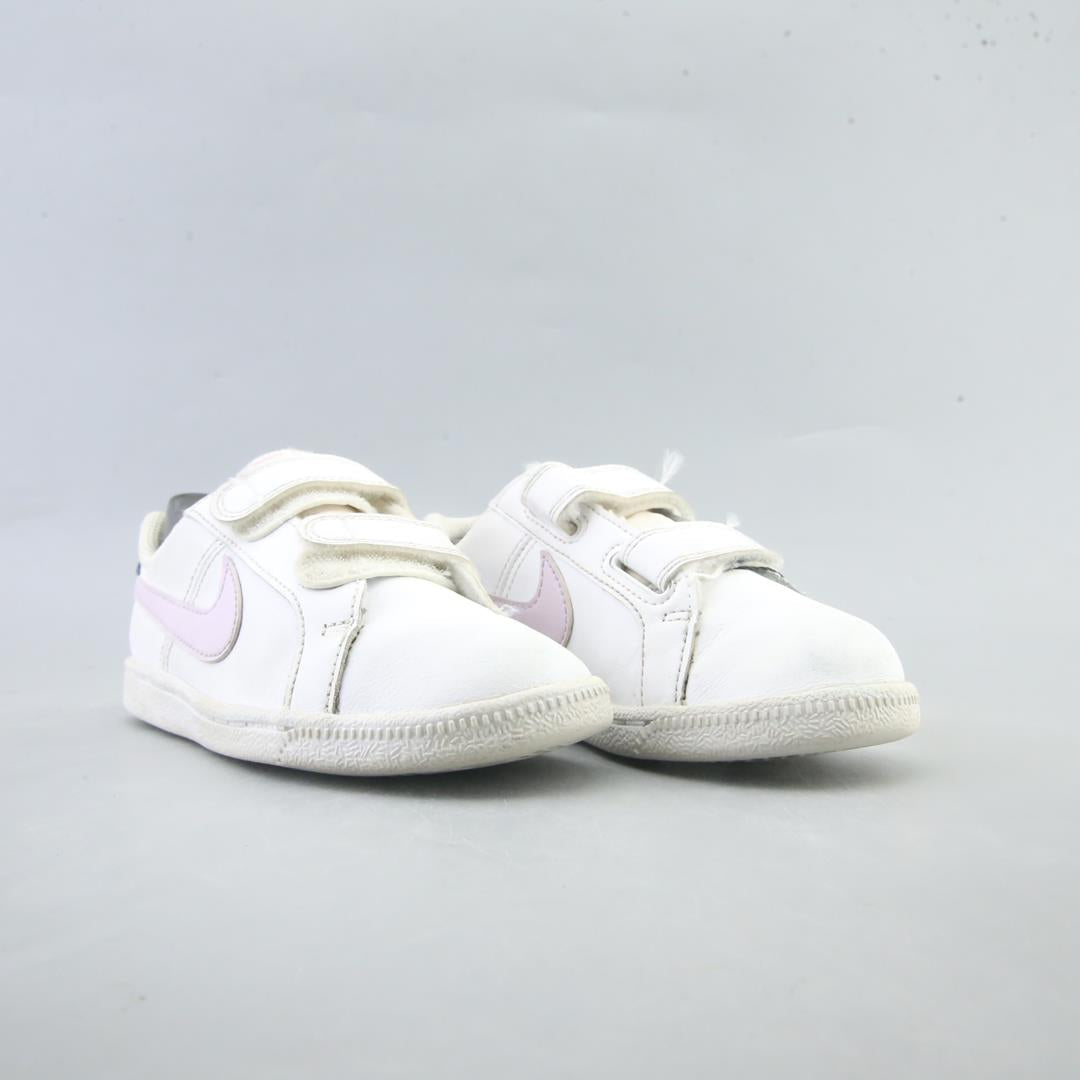 Nike Court Royale