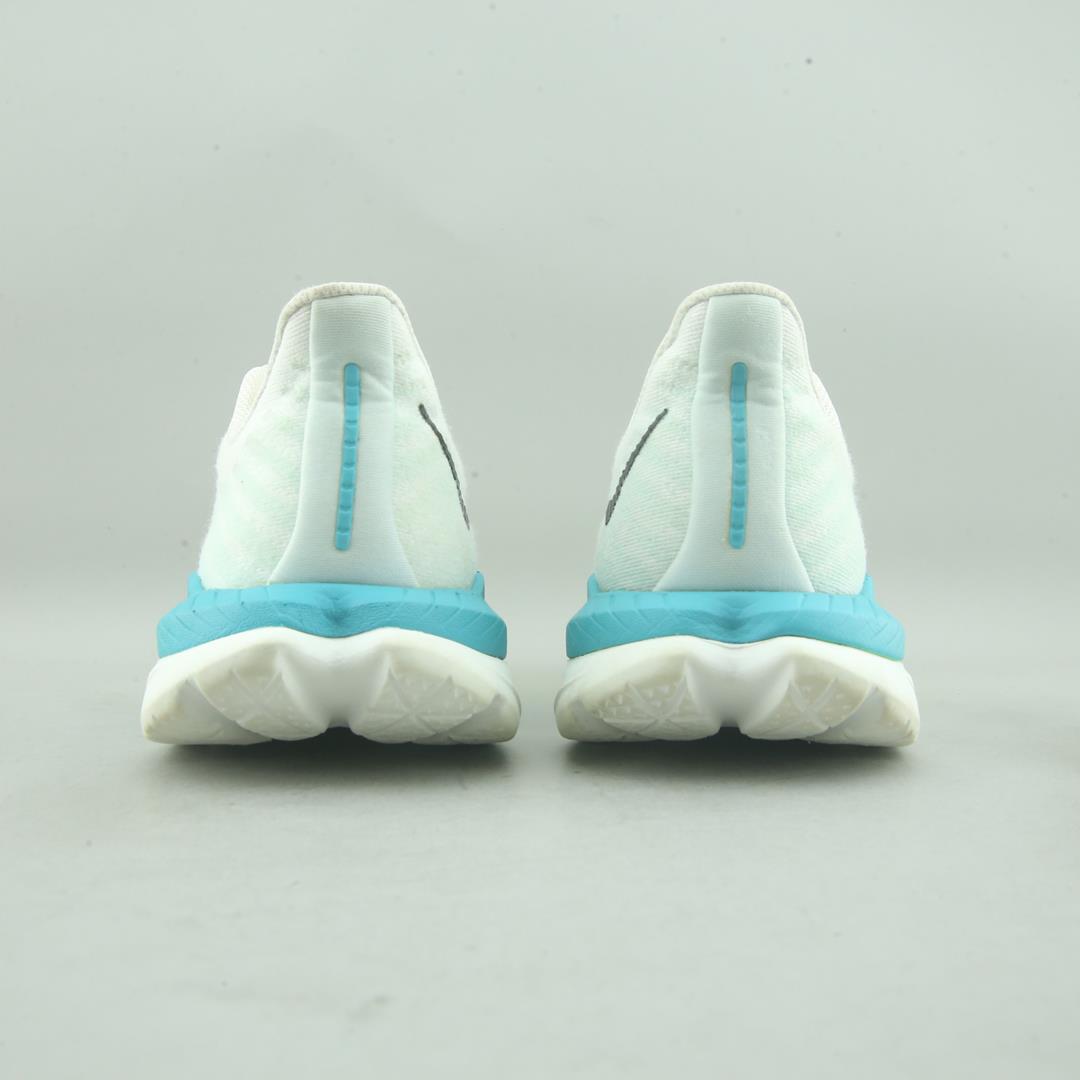 Hoka One One Mach 5