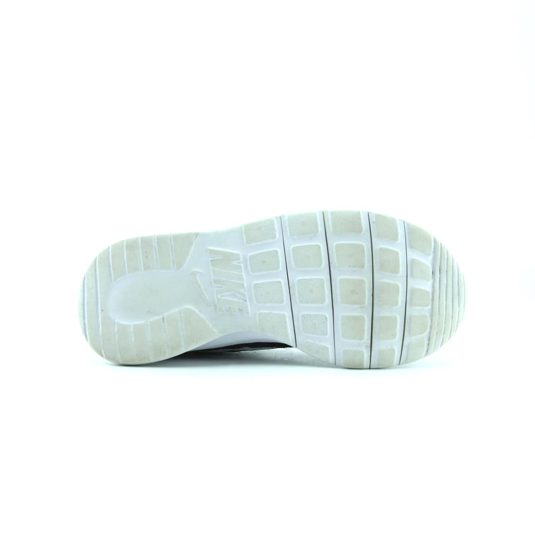 Nike Tanjun