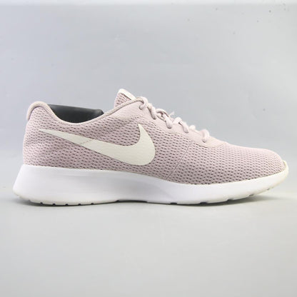 Nike Tanjun
