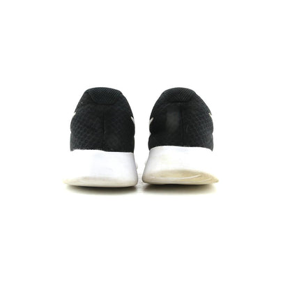 Nike Tanjun