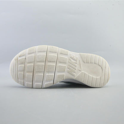 Nike Tanjun
