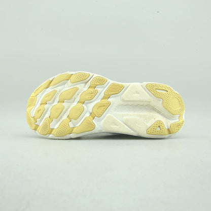Hoka One One Clifton 9