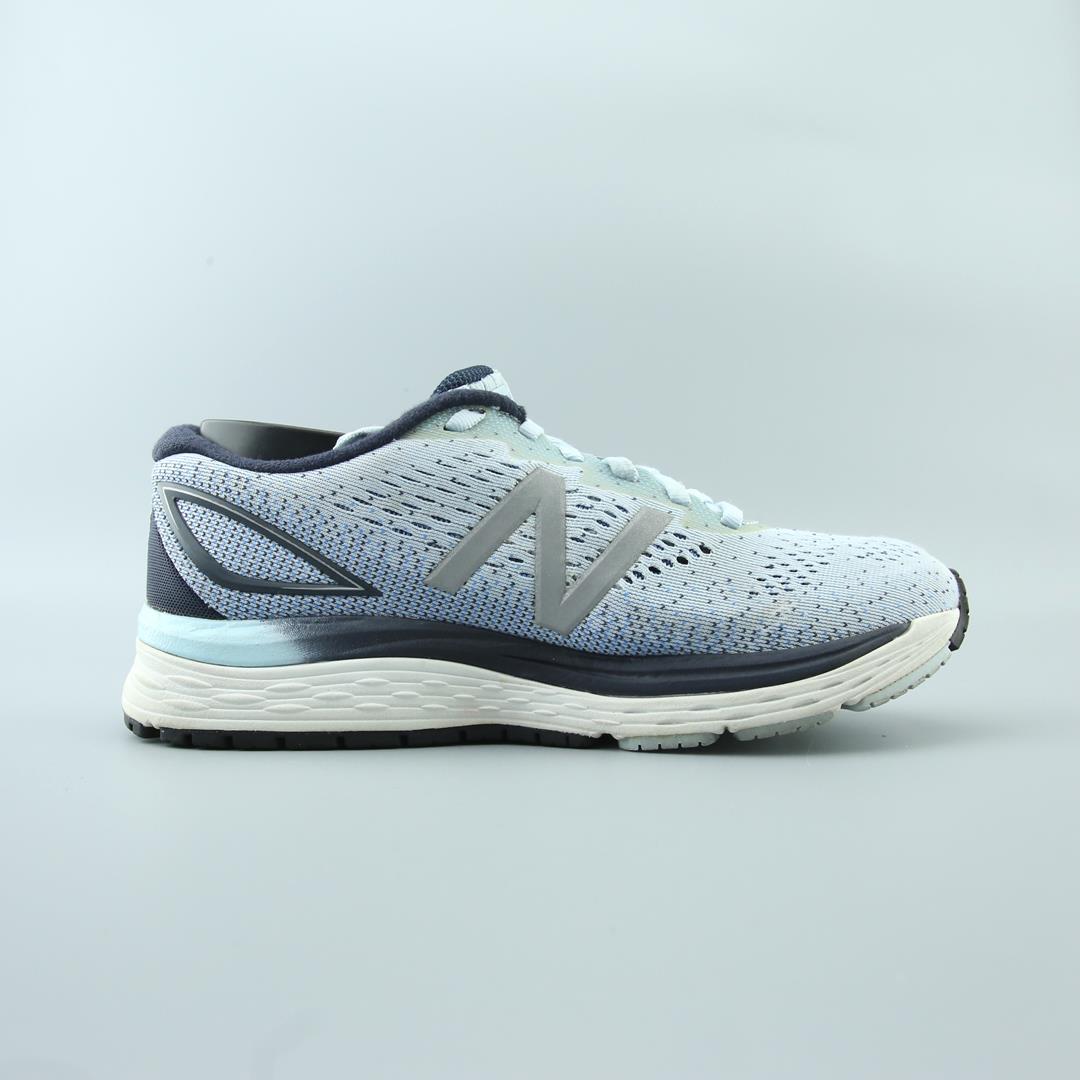 New Balance 880 V9