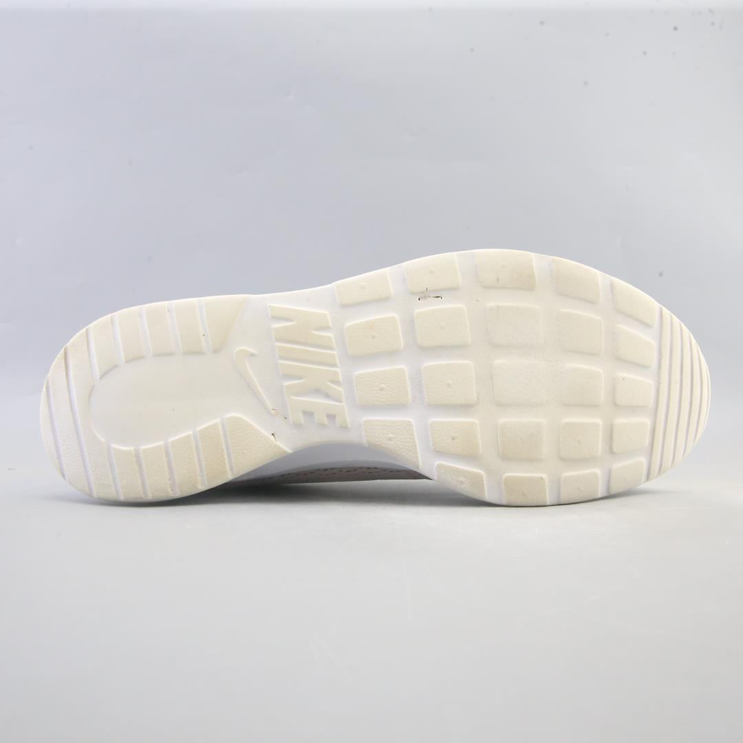 Nike Tanjun