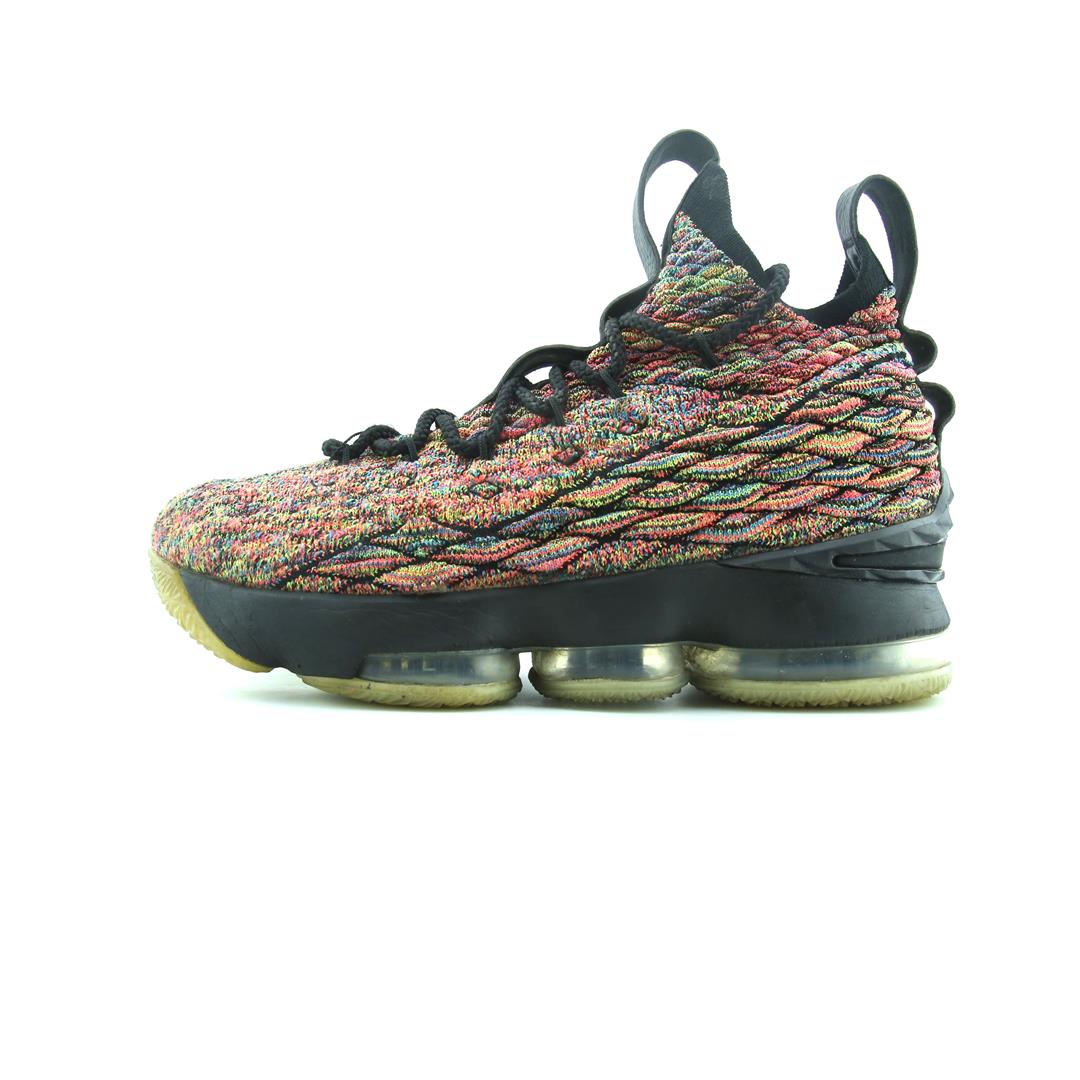 Nike Lebron 15