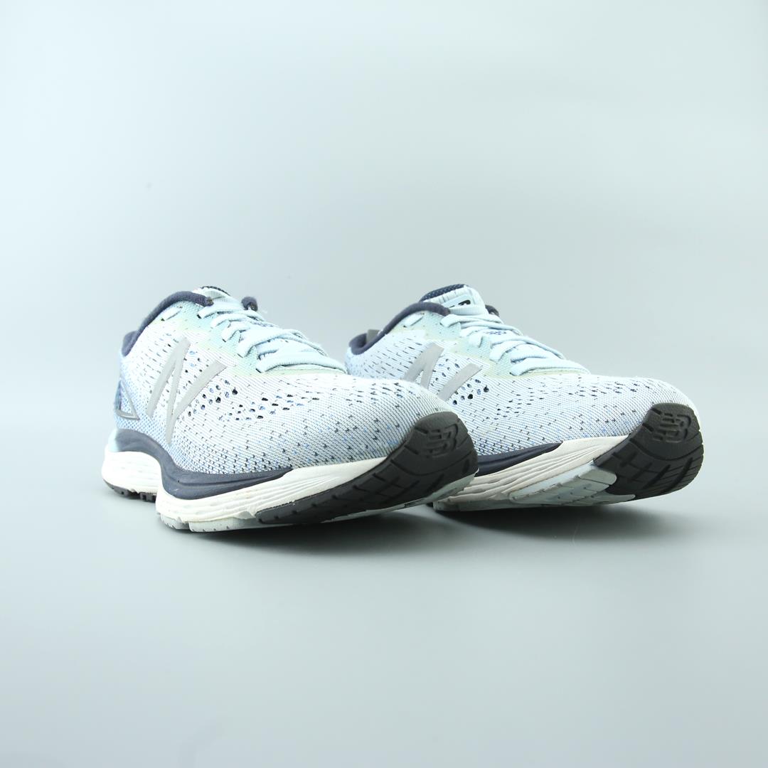 New Balance 880 V9