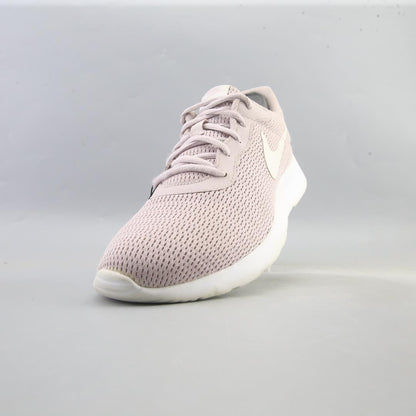 Nike Tanjun