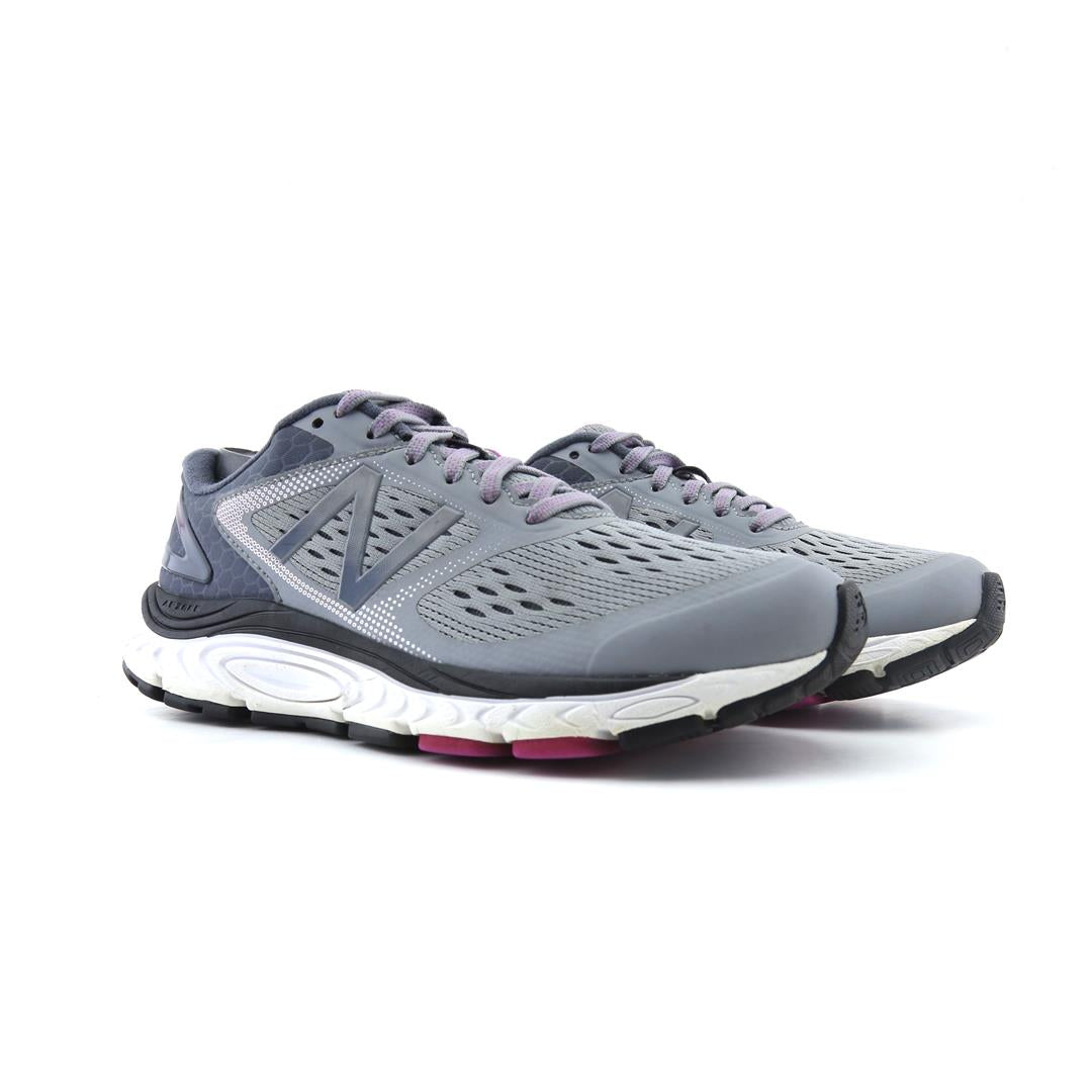 New Balance 840V4