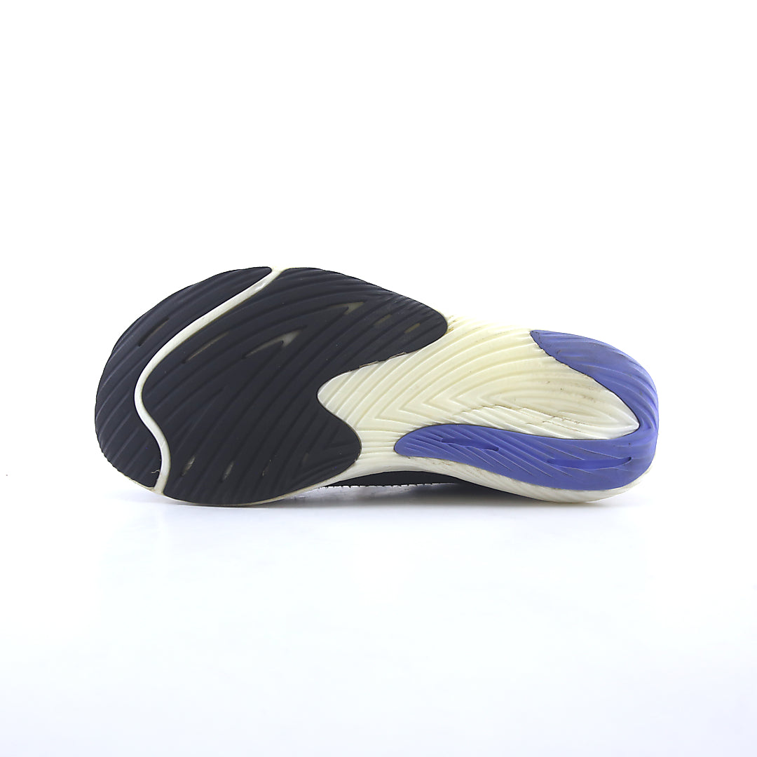 New Balance Fuelcell Rebel V3