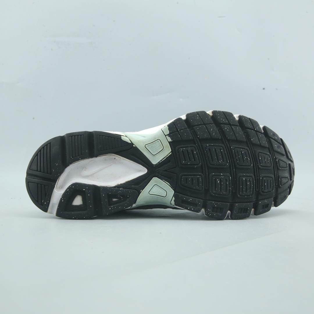 Nike Initiator