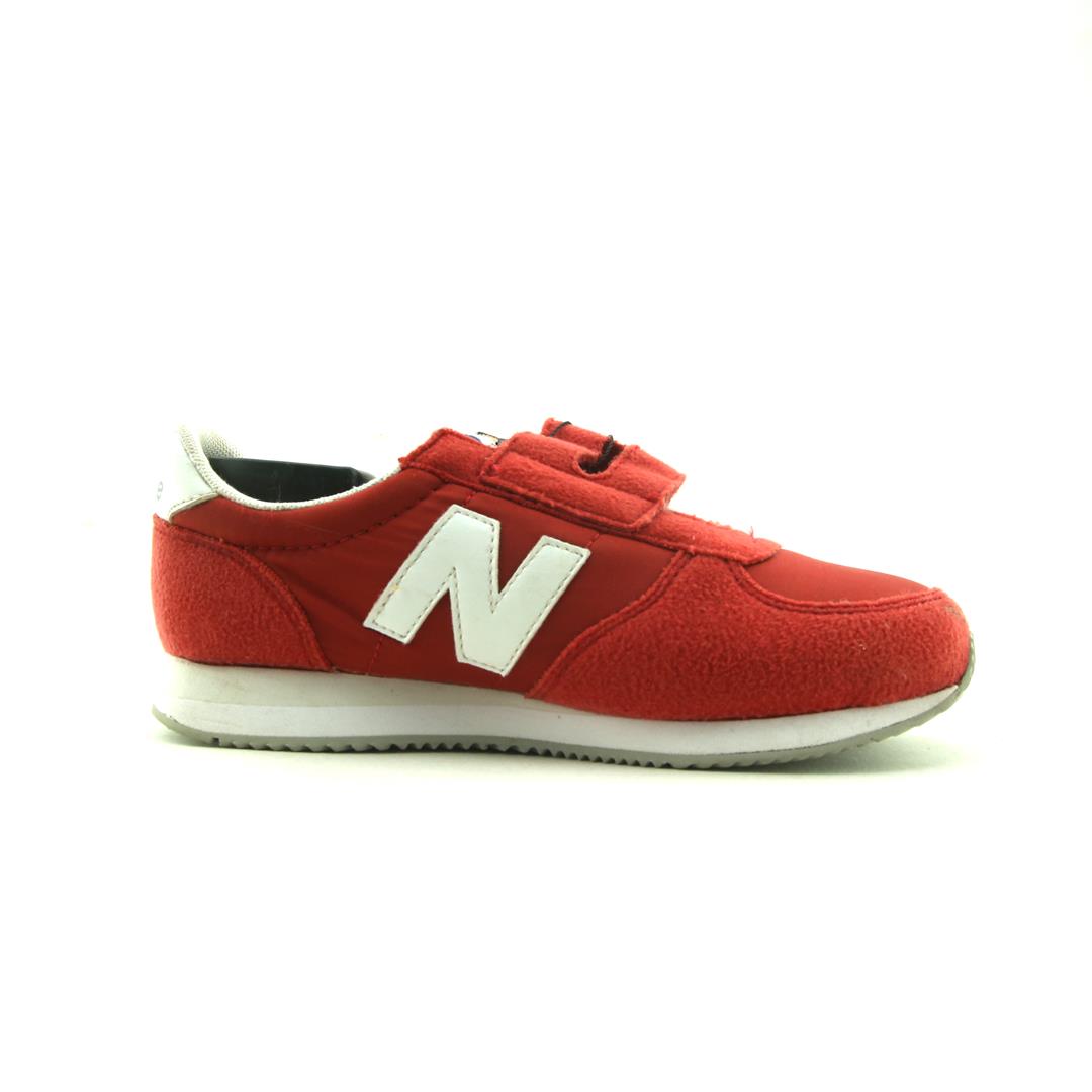 New Balance 220