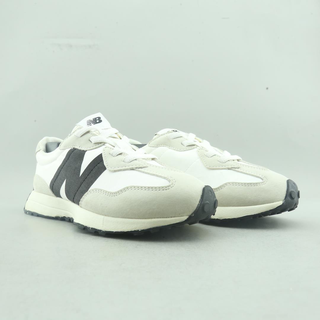 New Balance 327