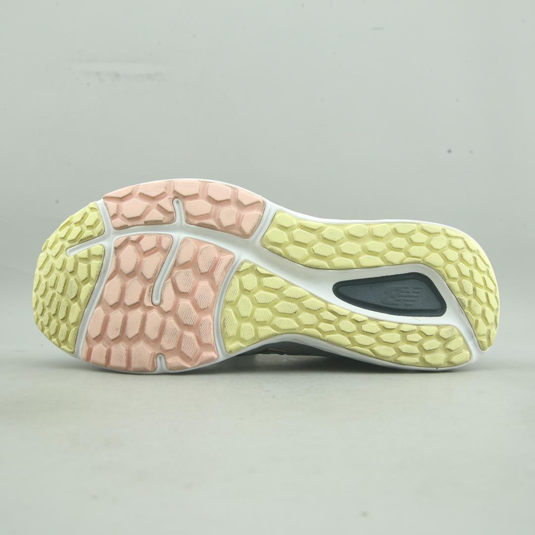 New Balance Fresh Foam 680 V7
