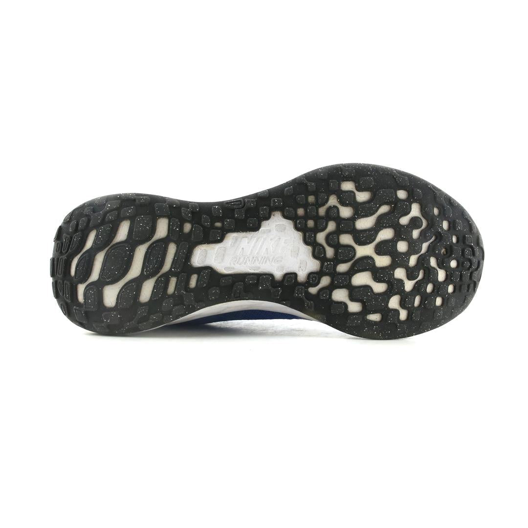 Nike Revolution 6